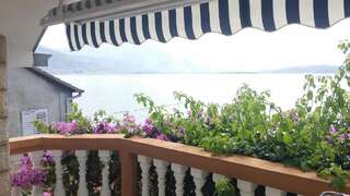 Апартаменты Apartmani Kalinic Биела Апартаменты с видом на море-11
