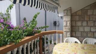 Апартаменты Apartmani Kalinic Биела Апартаменты с видом на море-25